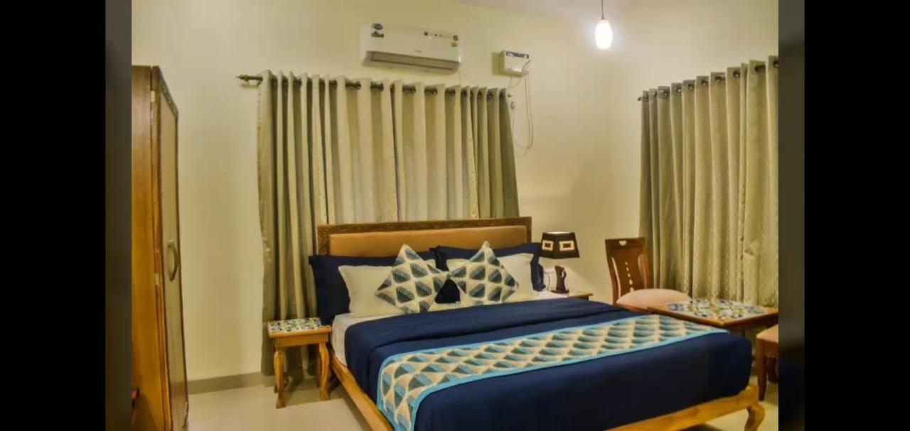 Prism Grand Villas 8Bhk With 2 Livings & 2 Private Pools Old Goa Exteriör bild